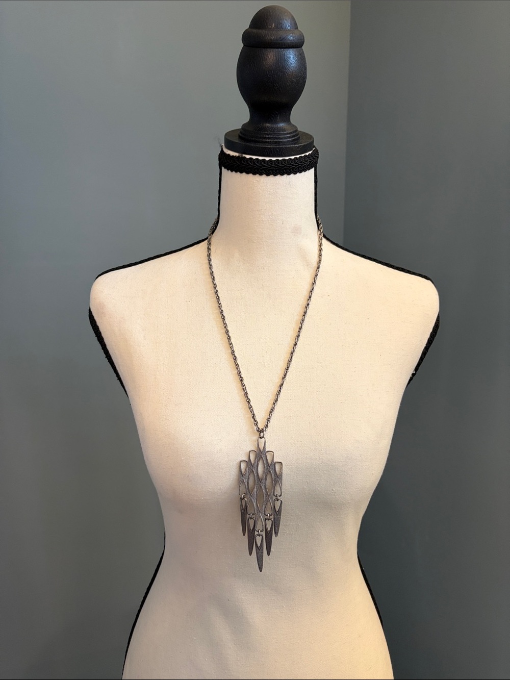 Vintage Silver-Tone Geometric Pendant Necklace - Women Jewelry